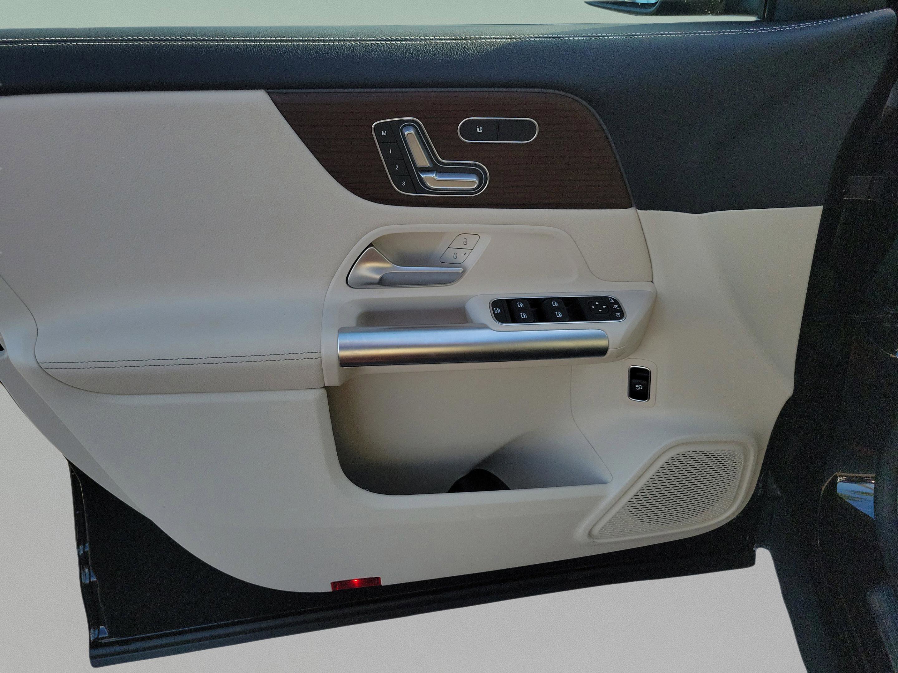 Certified 2025 Mercedes-Benz GLA 250 image 16