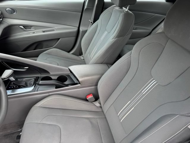 Used 2023 Hyundai Elantra SEL FWD image 6