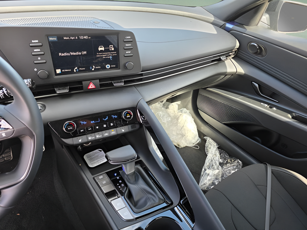 New 2026 Hyundai Elantra SEL Sport Premium FWD image 15
