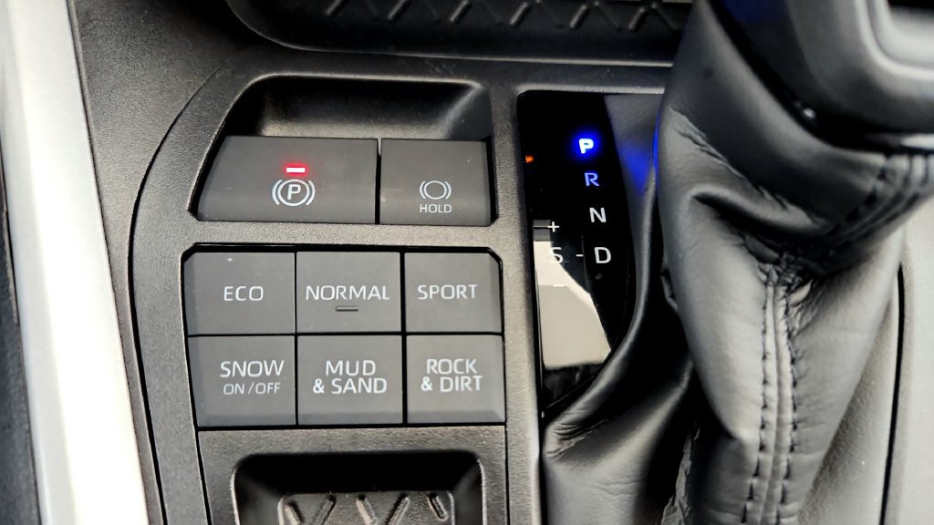 Certified 2025 Toyota RAV4 LE AWD/4WD image 41