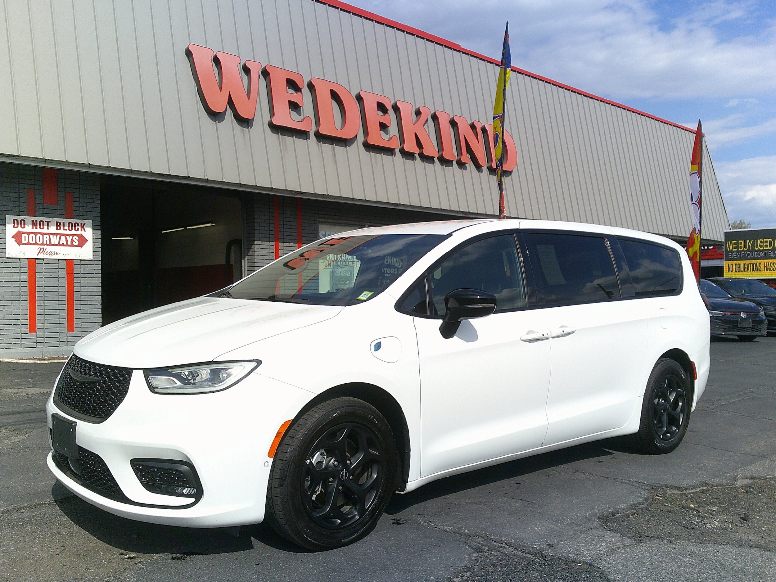 Used 2024 Chrysler Pacifica Limited
