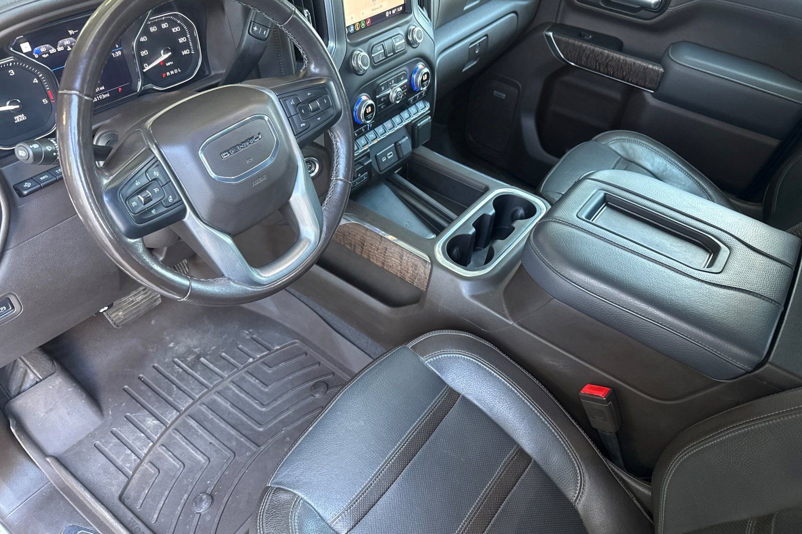 Used 2022 GMC Sierra 3500 Denali w/ Denali Ultimate Package AWD/4WD image 9