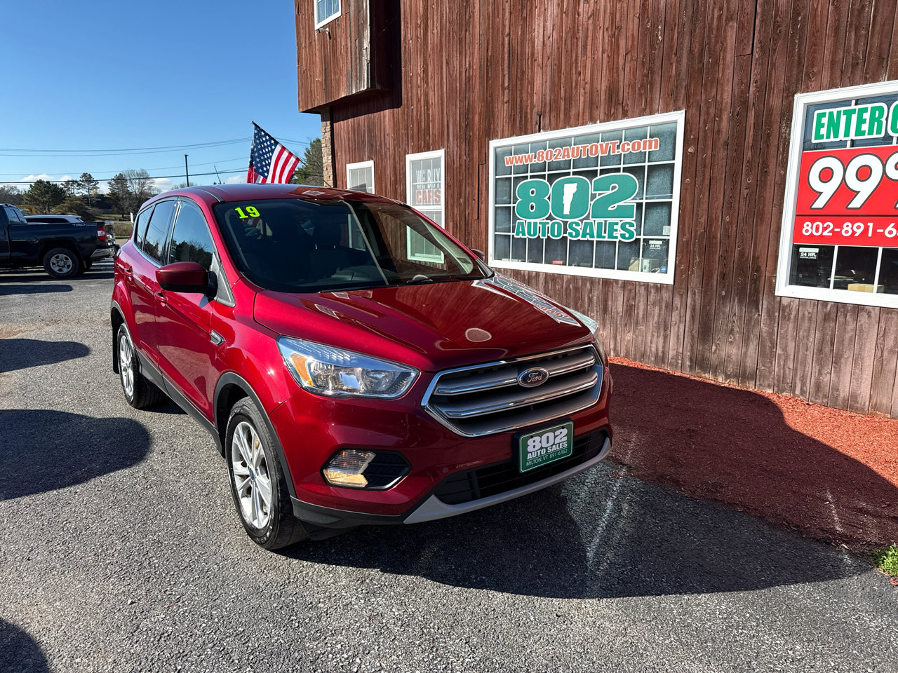 Used 2019 Ford Escape SE image 2