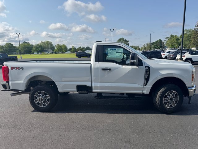 New 2025 Ford F350 XLT w/ FX4 Off-Road Package image 5