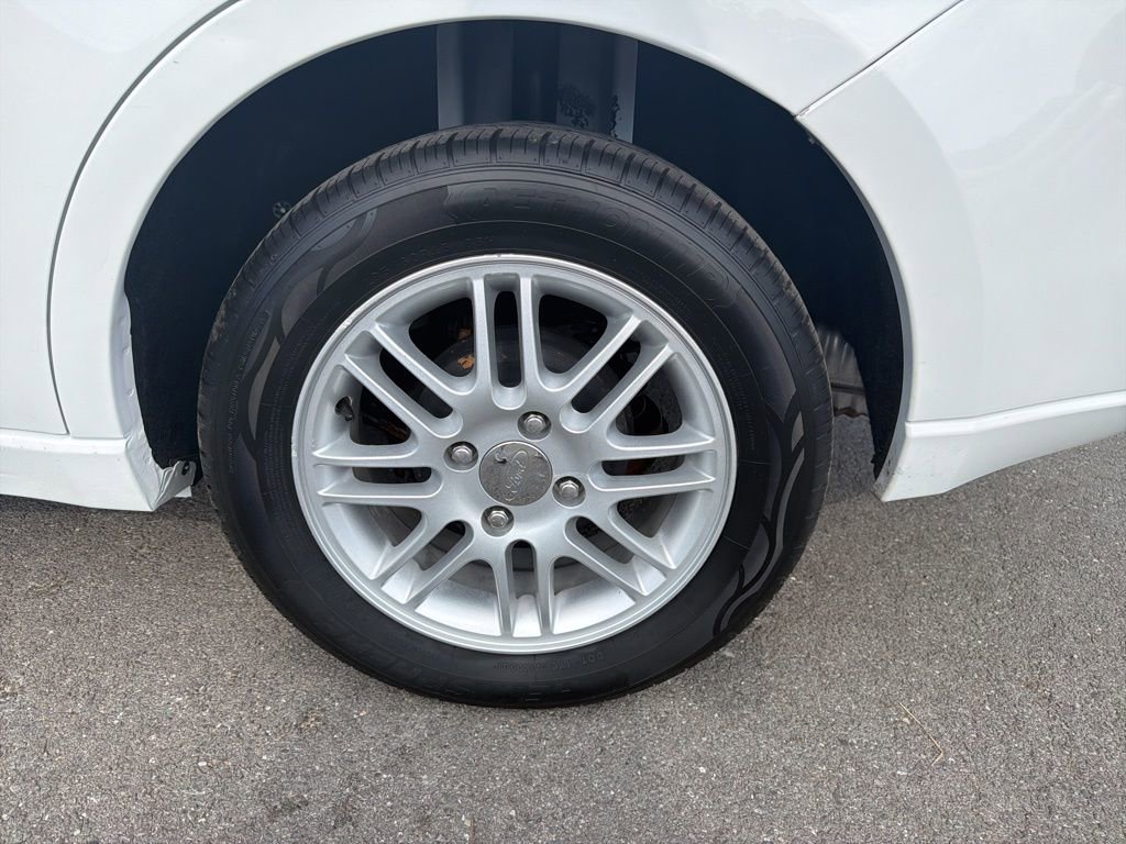 Used 2008 Ford Focus SE image 12