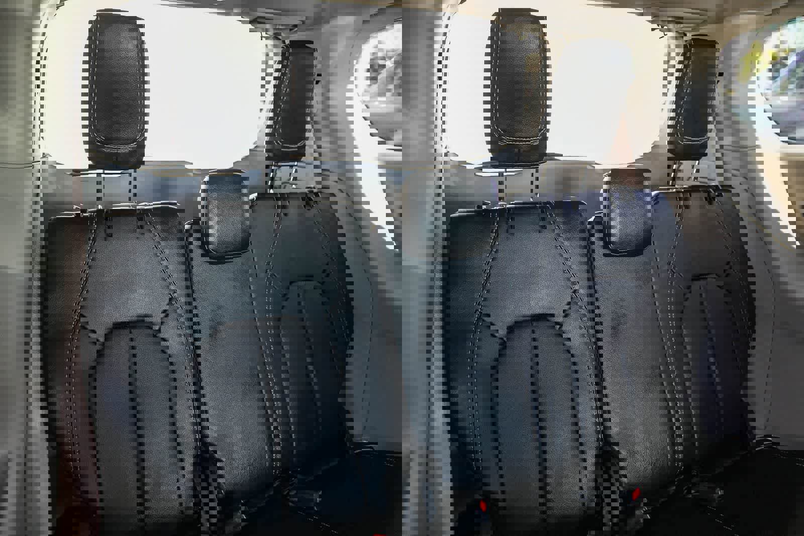 Used 2022 Chrysler Pacifica Touring-L image 14