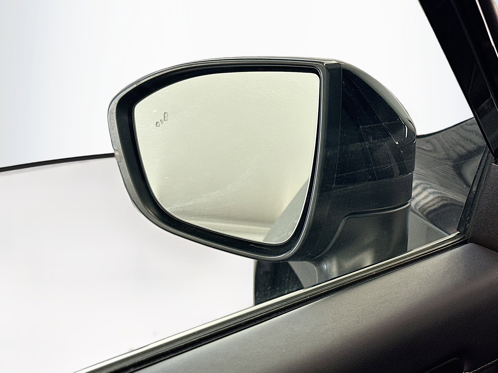 Used 2025 Nissan Pathfinder SL image 16