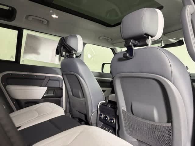 New 2026 Land Rover Defender 110 X AWD/4WD image 30