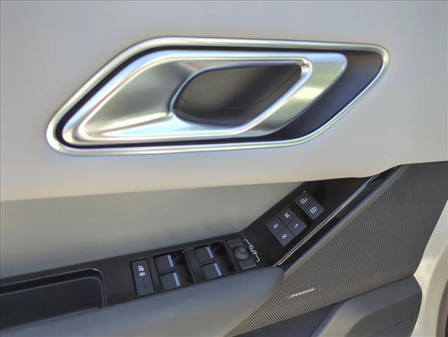 Used 2025 Land Rover Range Rover Velar S image 11