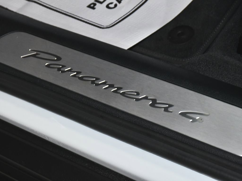 Used 2025 Porsche Panamera 4 image 11