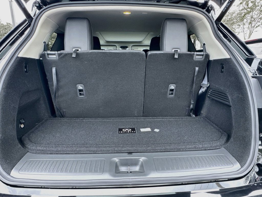 New 2027 INFINITI QX60 Luxe w/ Cargo Package FWD image 29