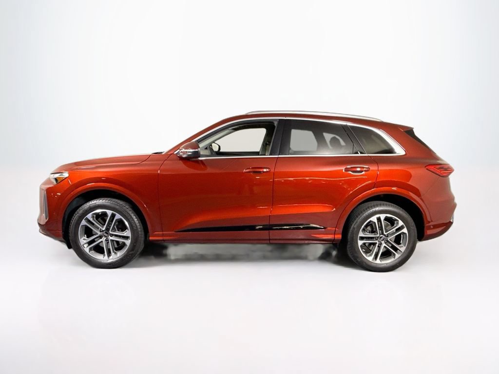 Used 2025 Audi Q5 Premium w/ Convenience Package AWD/4WD image 2