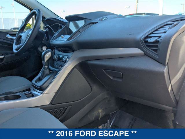 Used 2016 Ford Escape SE w/ Equipment Group 201A FWD image 24