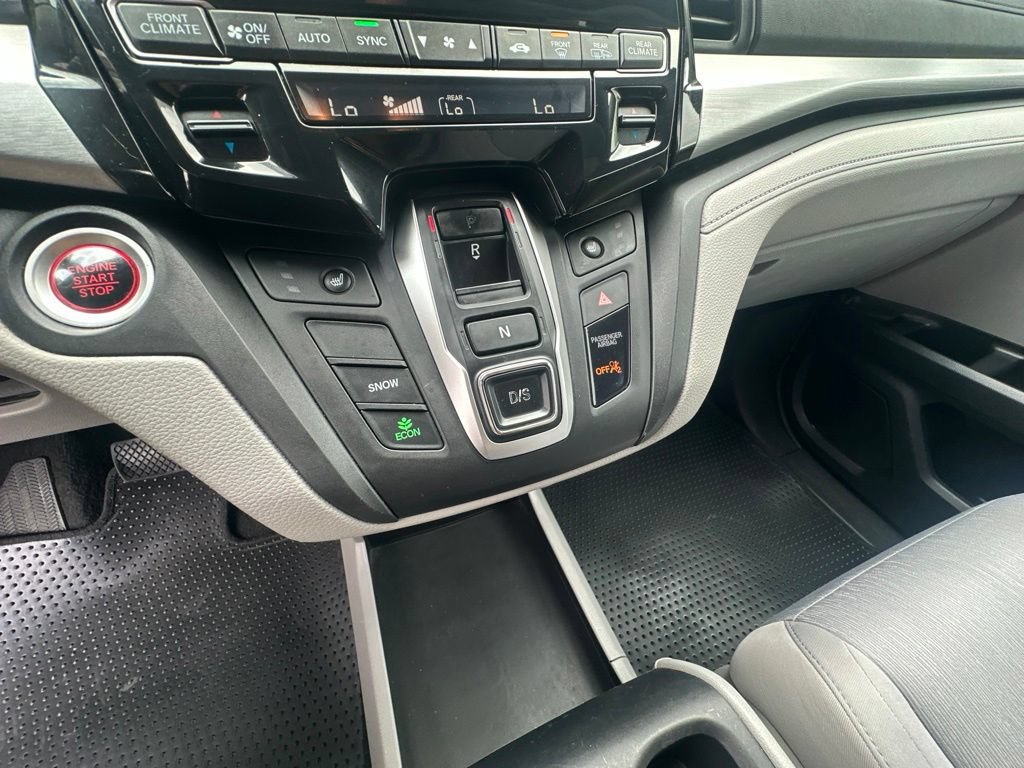 Used 2018 Honda Odyssey EX image 17