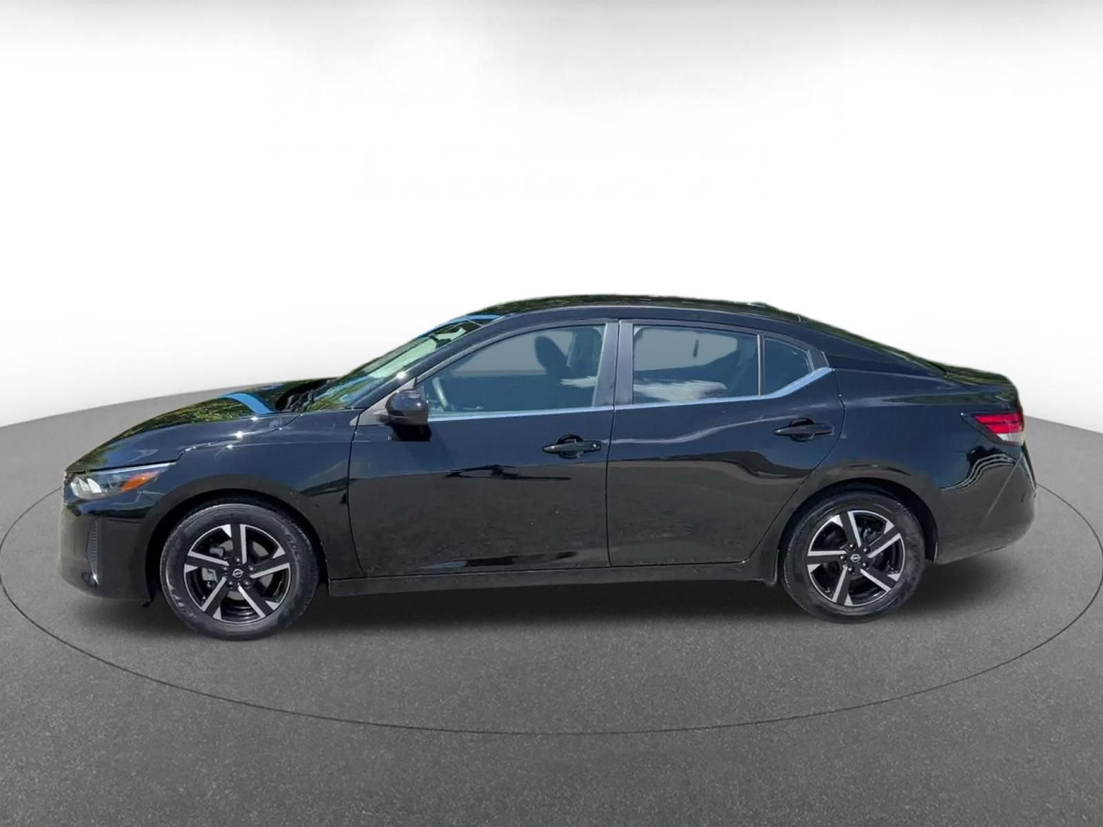 Used 2025 Nissan Sentra SV FWD image 7