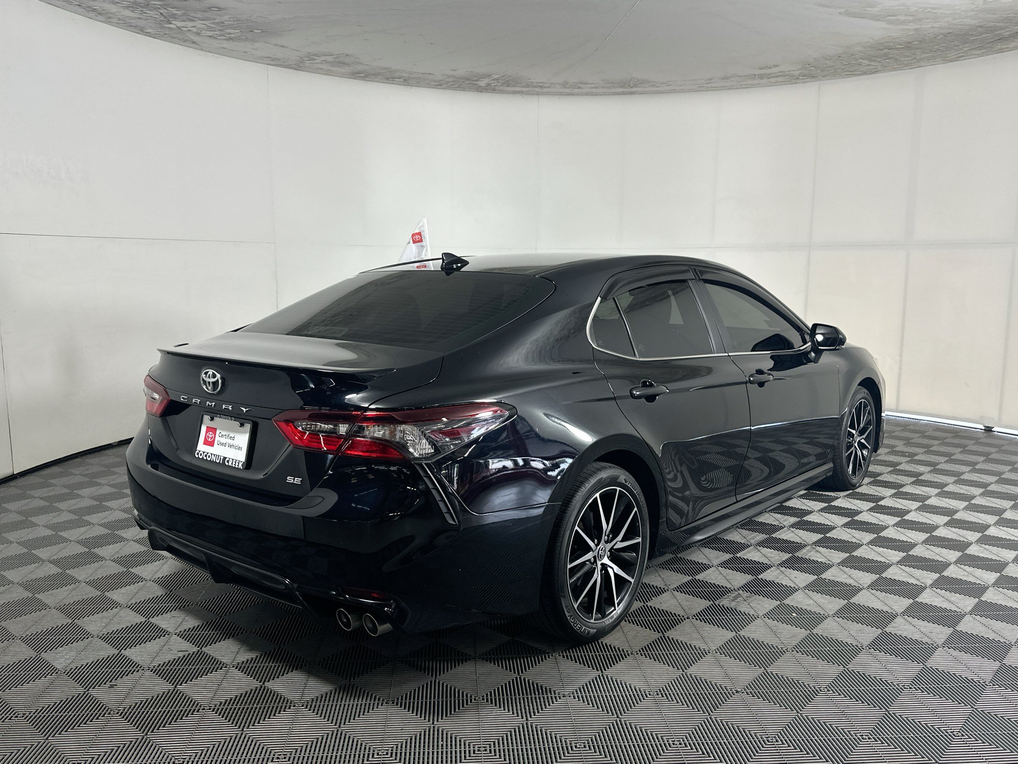 Certified 2023 Toyota Camry SE FWD image 3