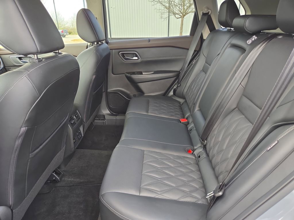 Used 2023 Nissan Rogue Platinum w/ Platinum Premium Package image 19