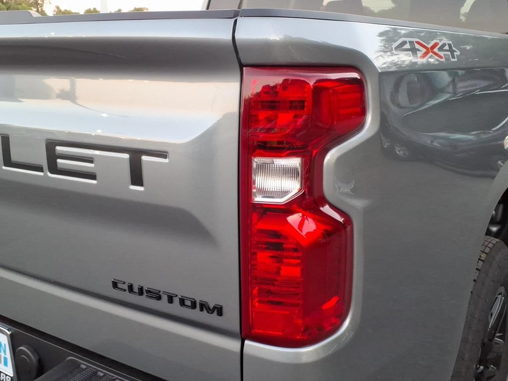 New 2026 Chevrolet Silverado 1500 Custom w/ Turbomax Blackout Package AWD/4WD image 11