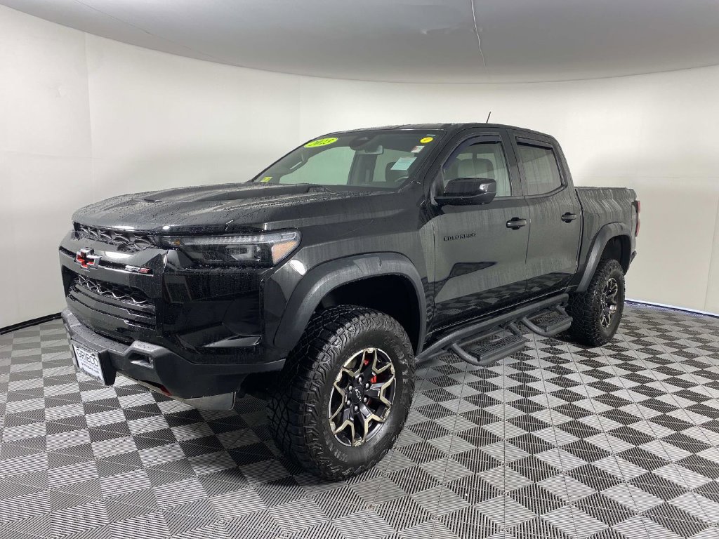Used 2023 Chevrolet Colorado ZR2 w/ ZR2 Convenience Package III AWD/4WD image 4