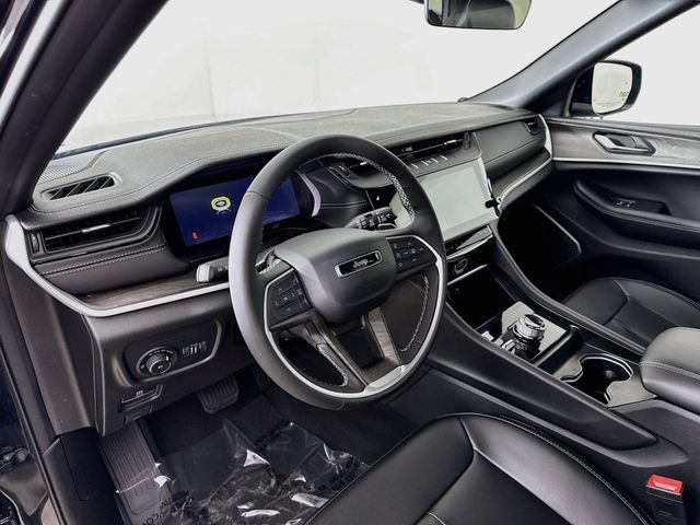 Used 2026 Jeep Grand Cherokee Limited AWD/4WD image 9