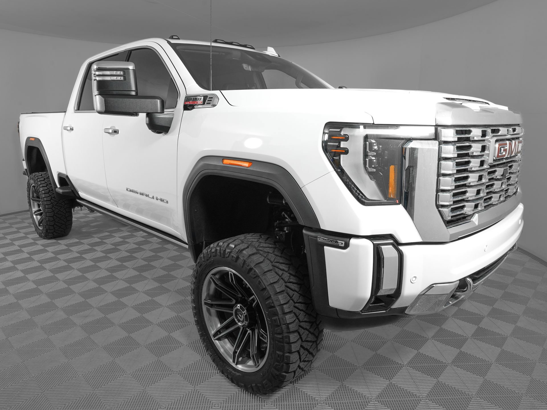Used 2025 GMC Sierra 2500 Denali w/ Denali Reserve Package image 2