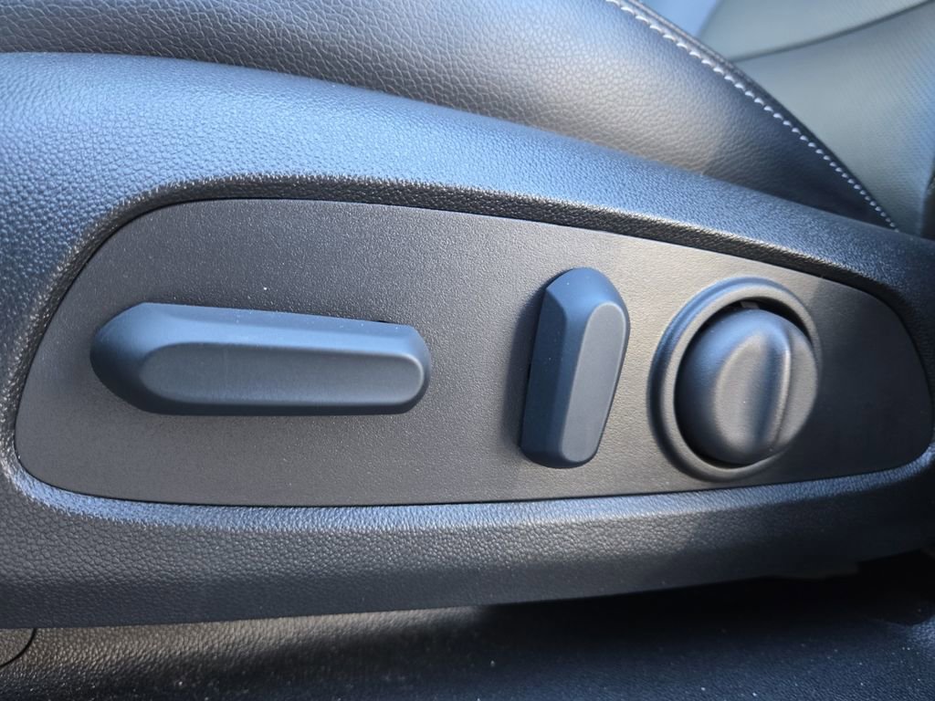 Used 2022 GMC Terrain SLT image 13