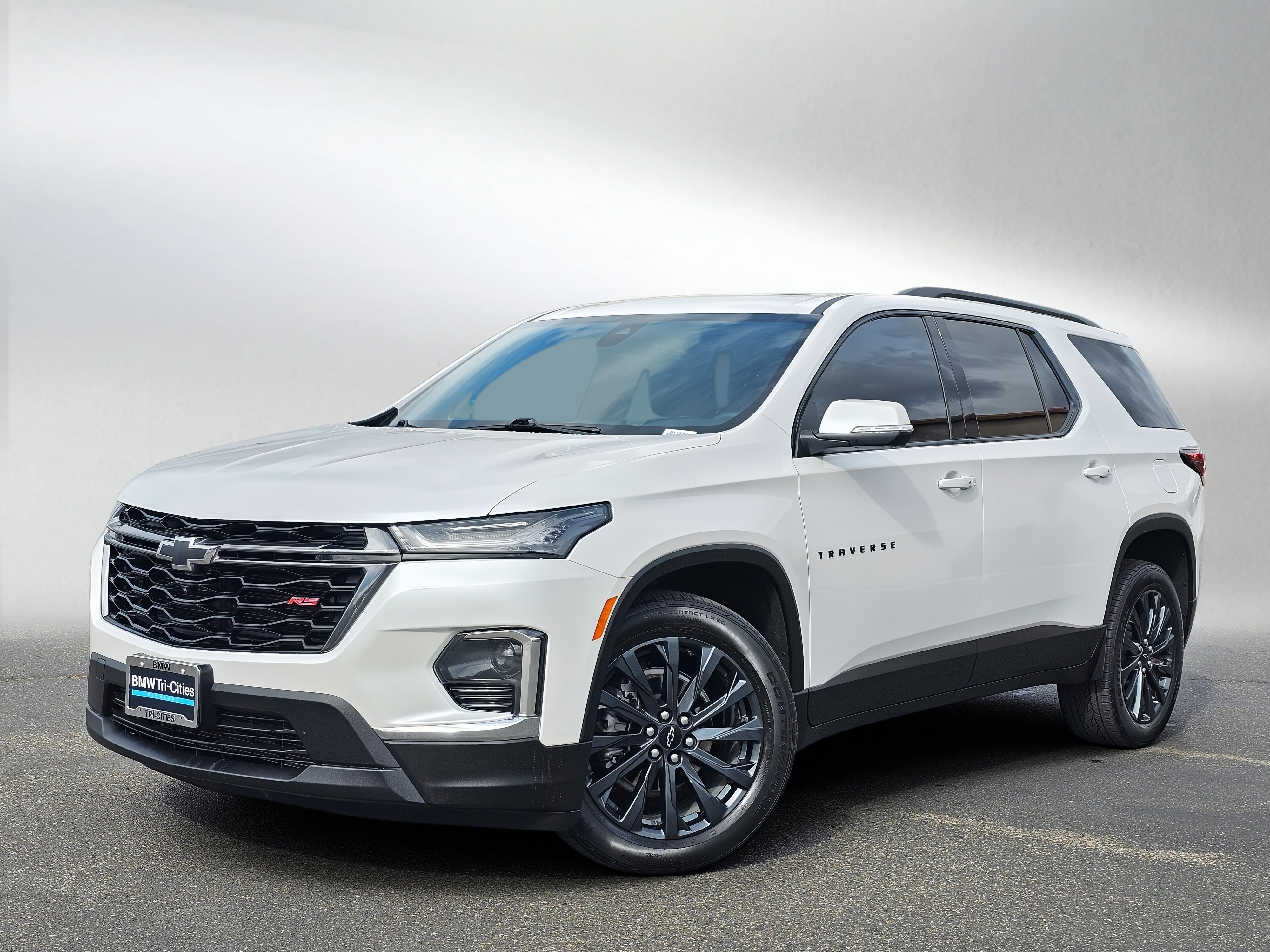 Used 2023 Chevrolet Traverse RS