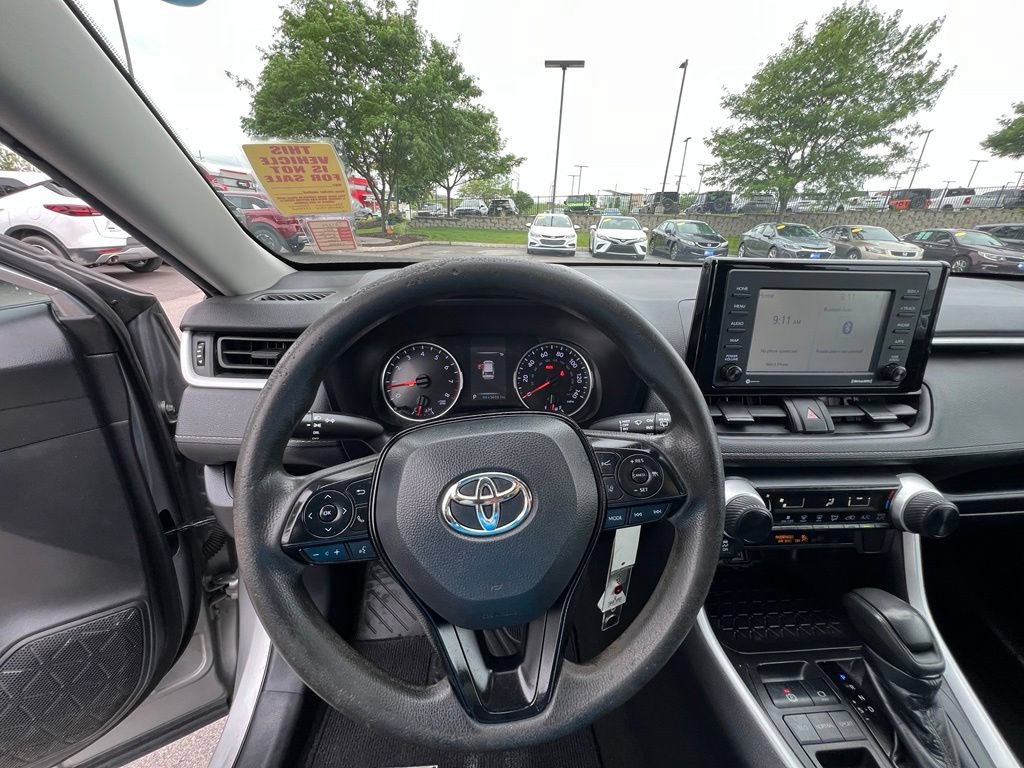 Used 2020 Toyota RAV4 LE FWD image 36