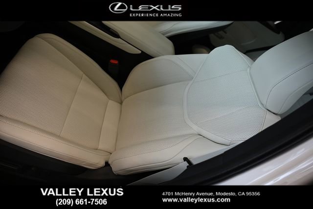 New 2026 Lexus ES 500e AWD/4WD image 17