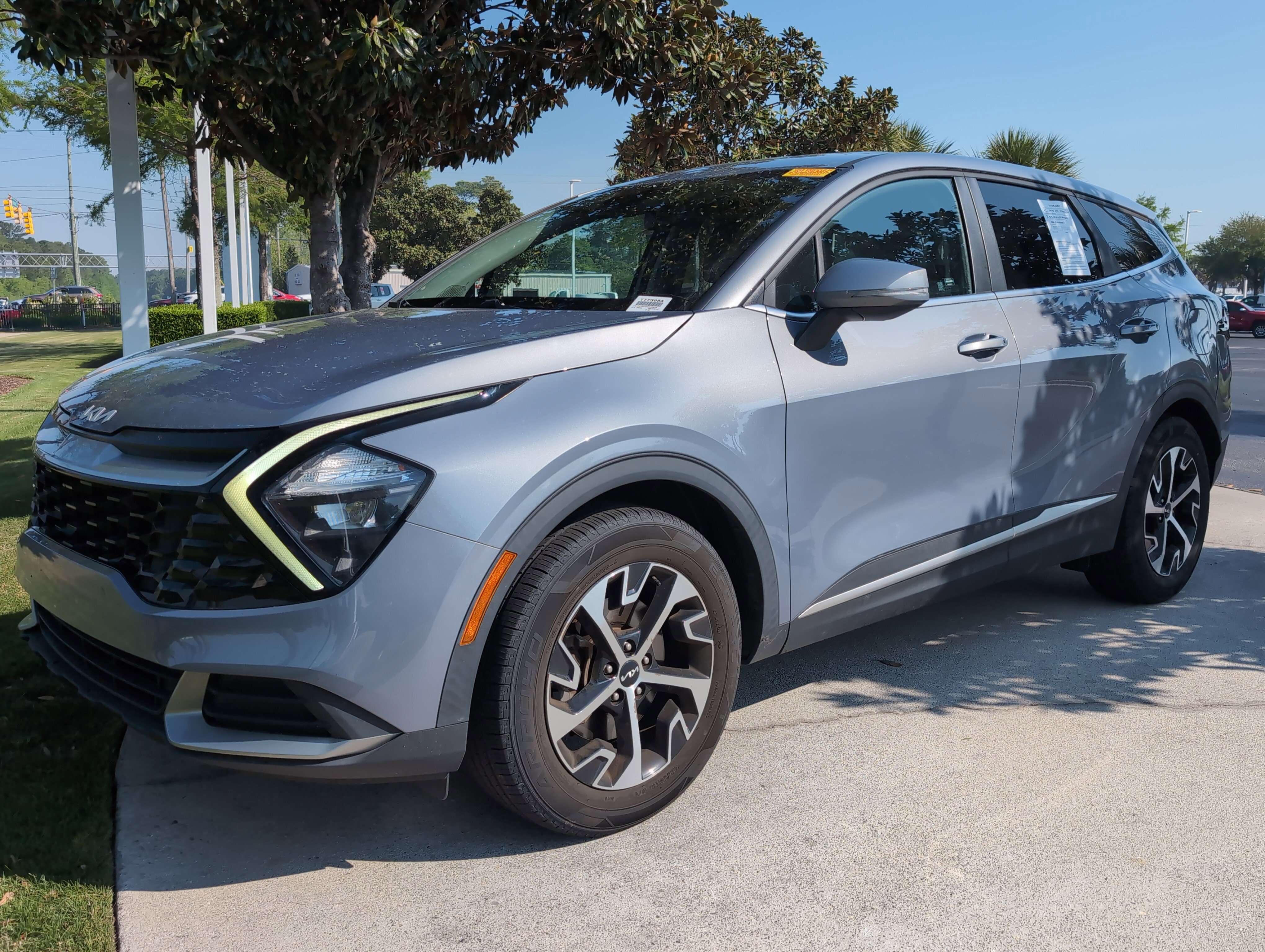 Used 2023 Kia Sportage EX FWD image 5