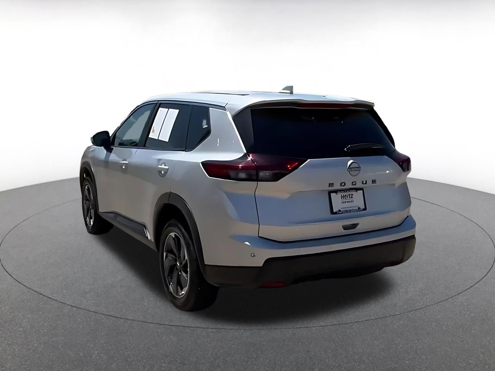 Used 2025 Nissan Rogue SV FWD image 11