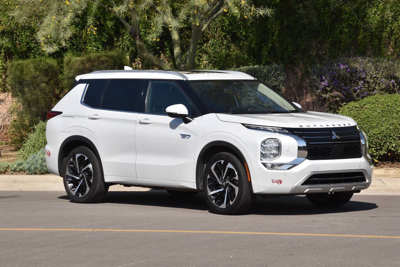 Used 2023 Mitsubishi Outlander SEL AWD/4WD image 13