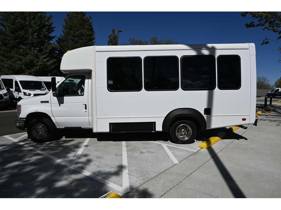 Used 2012 Ford E-350 and Econoline 350 Super Duty w/ Shuttle Bus Prep Pkg RWD image 9