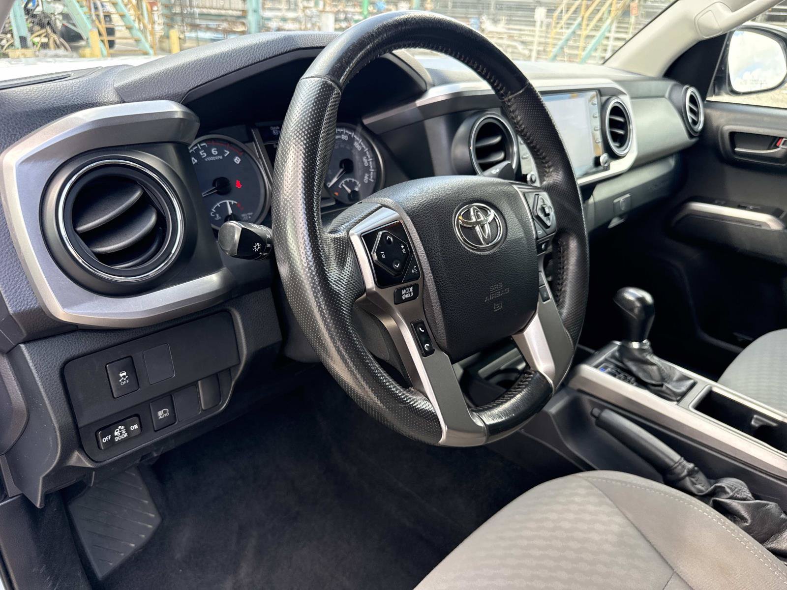 Used 2022 Toyota Tacoma SR5 RWD image 23