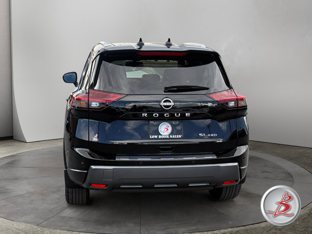 Used 2025 Nissan Rogue SL w/ Tech Package AWD/4WD image 6