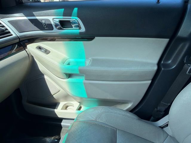 Used 2014 Ford Explorer Limited w/ Equipment Group 301A AWD/4WD image 22