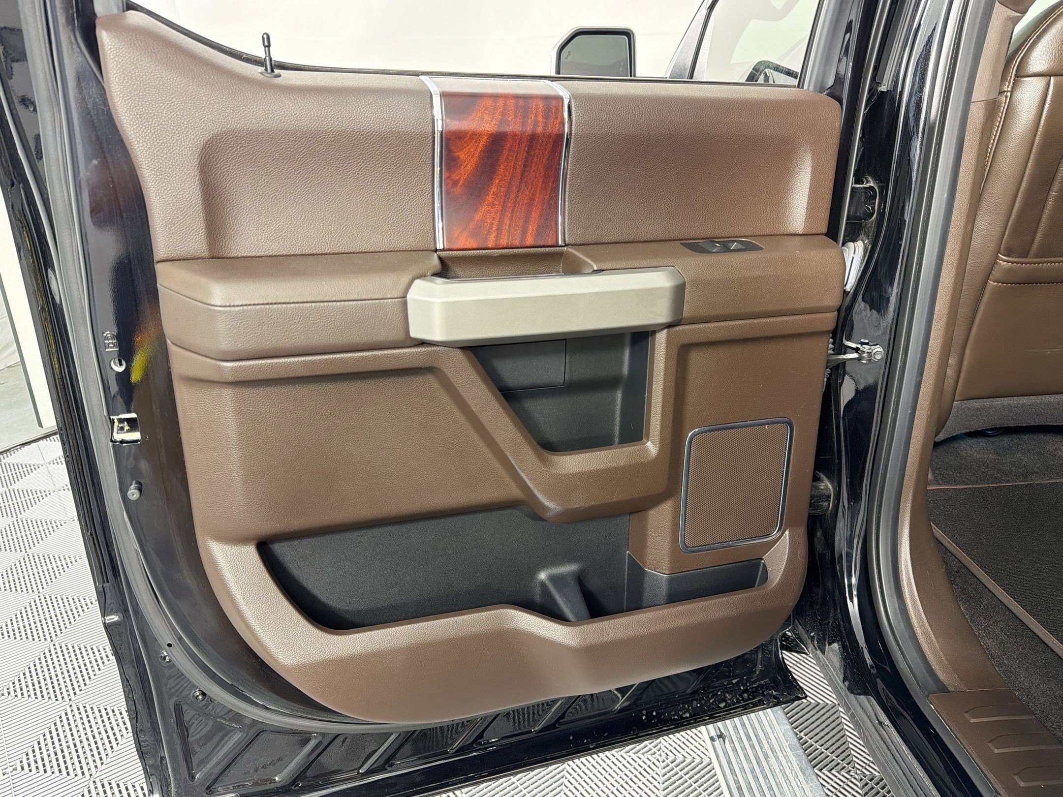 Used 2018 Ford F150 King Ranch w/ Equipment Group 601A Luxury image 17