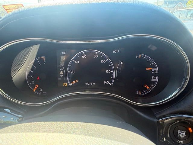 Used 2019 Jeep Grand Cherokee Overland AWD/4WD image 13
