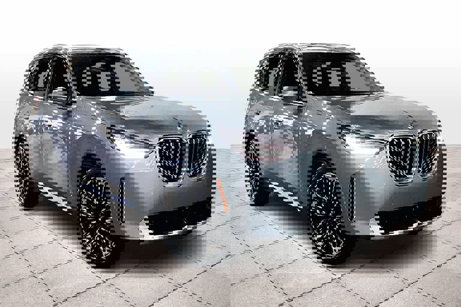 Used 2025 BMW X3 xDrive30i w/ Premium Package image 2