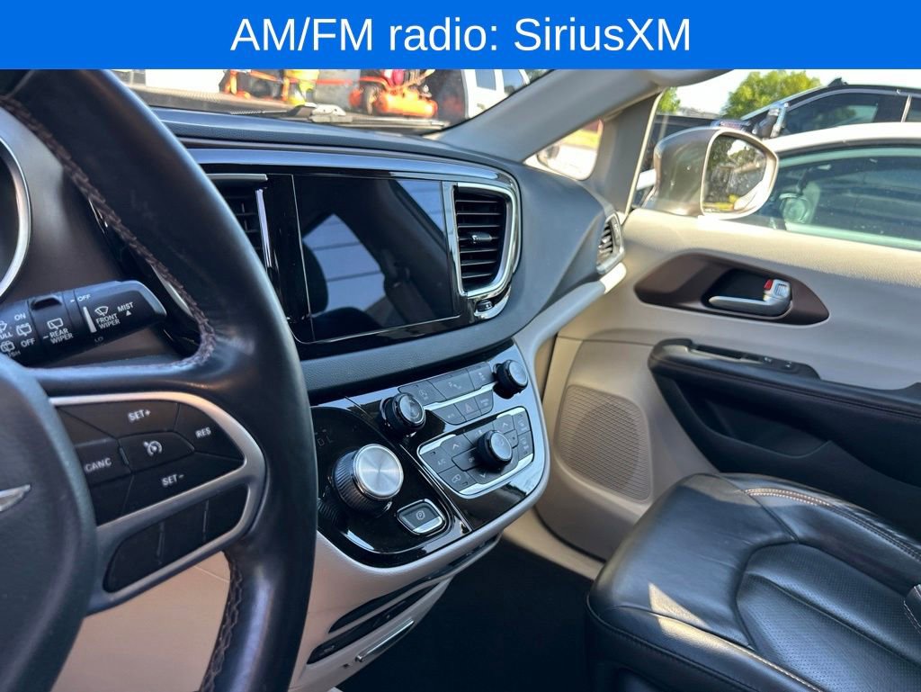 Used 2018 Chrysler Pacifica Touring-L Plus w/ Tire & Wheel Group FWD image 8