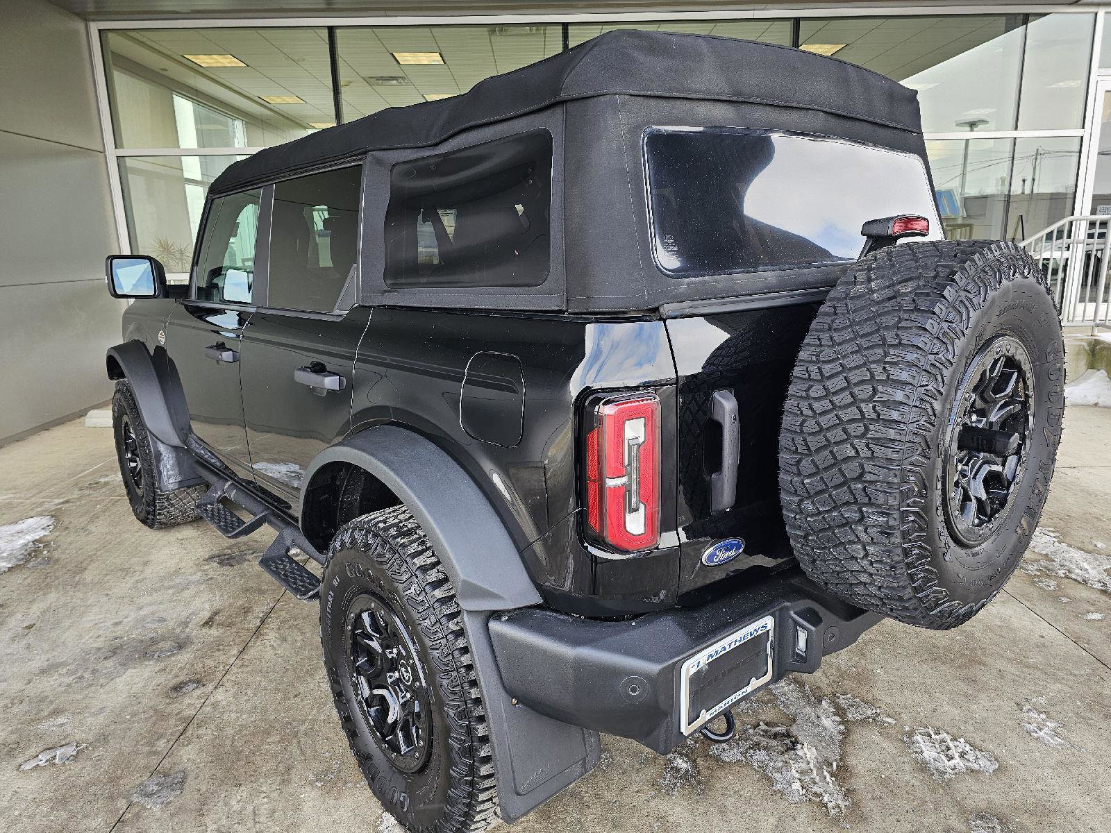 Used 2023 Ford Bronco Wildtrak image 3