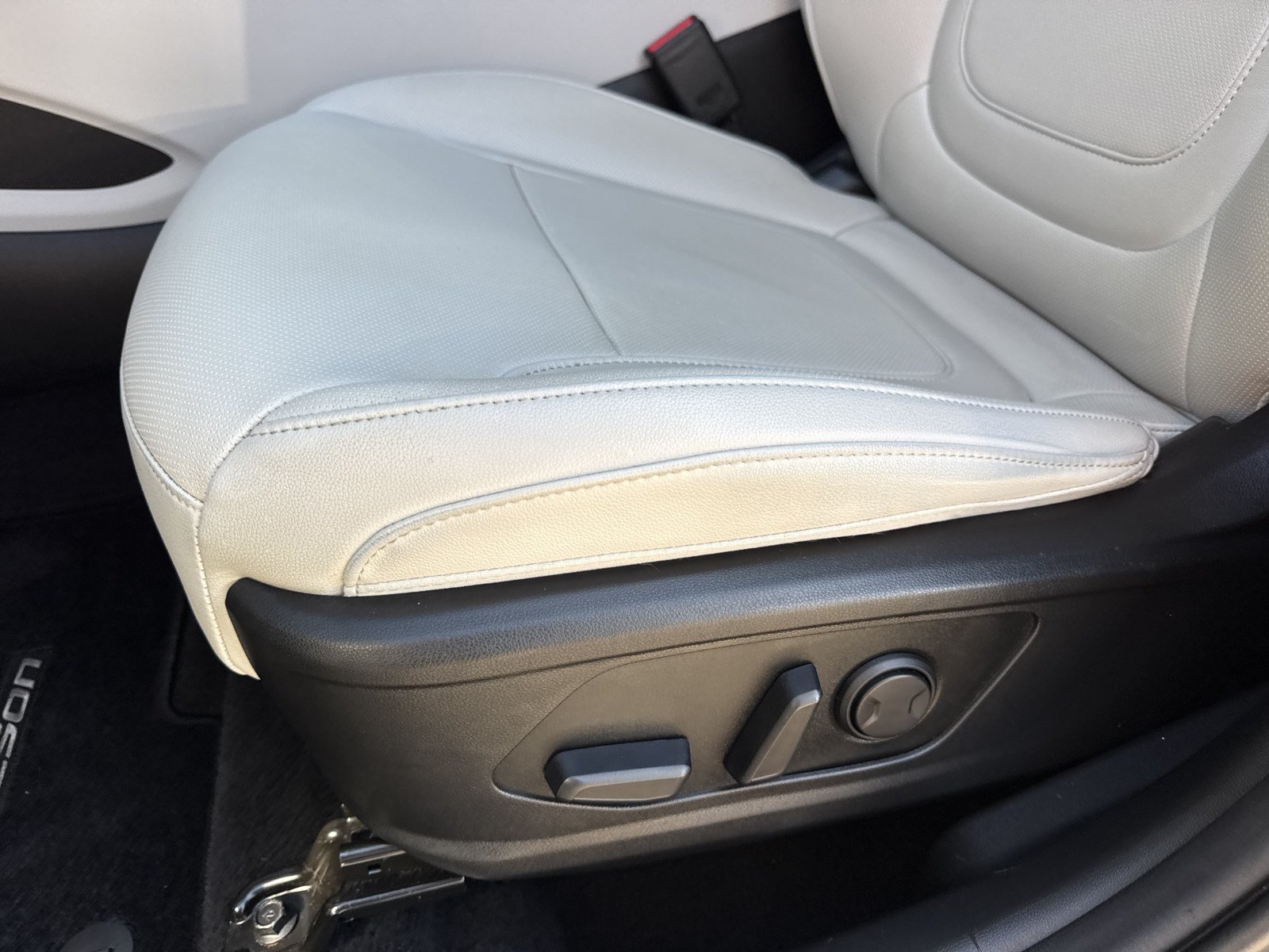 Certified 2024 Hyundai Tucson SEL w/ Convenience Package FWD image 12