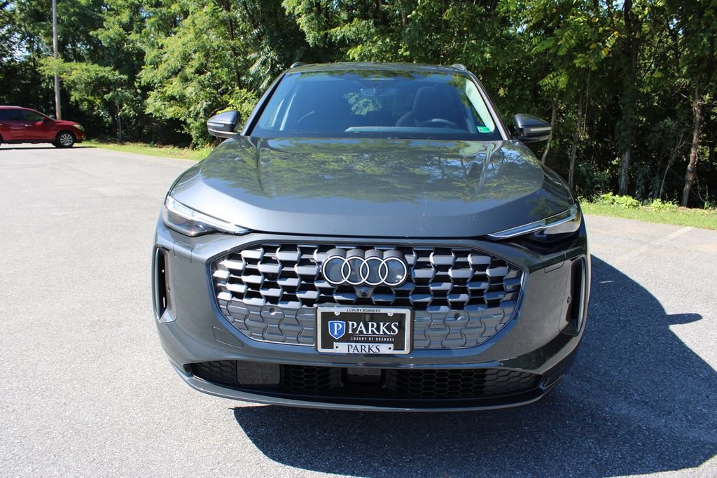 Used 2025 Audi Q5 Premium Plus w/ Premium Plus AWD/4WD image 4