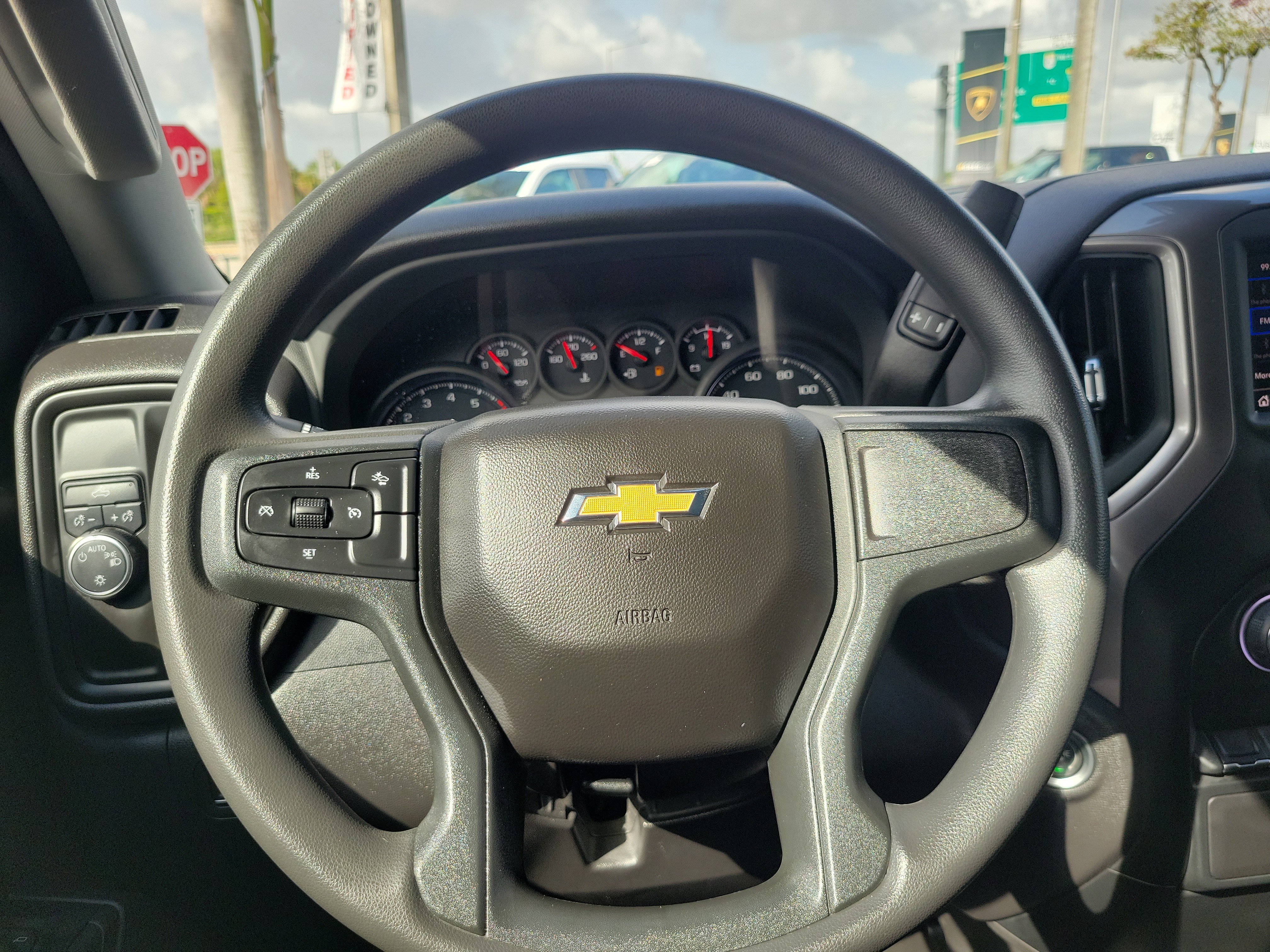 Used 2022 Chevrolet Silverado 1500 Custom image 17