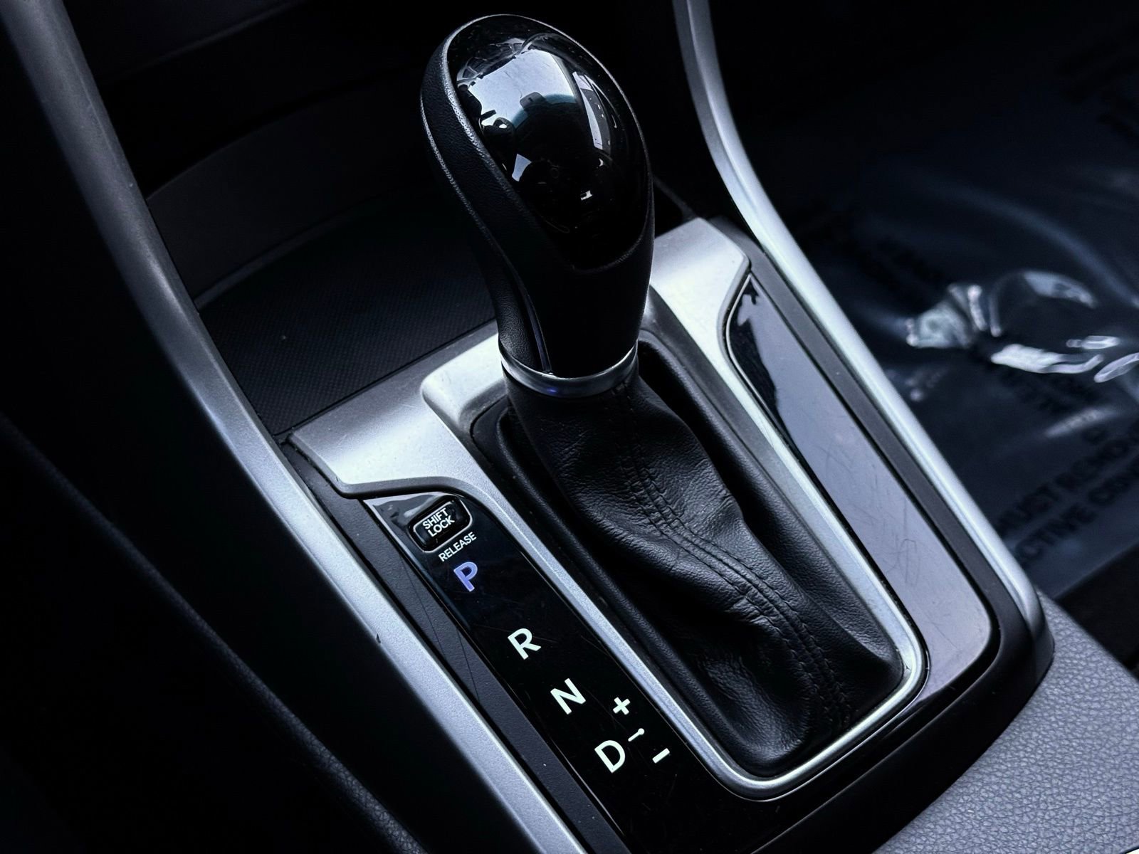 Used 2017 Hyundai Elantra GT image 37