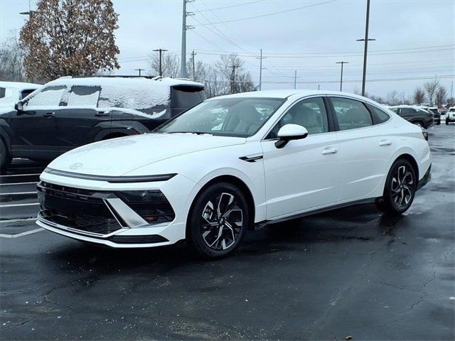 Used 2025 Hyundai Sonata SEL image 2