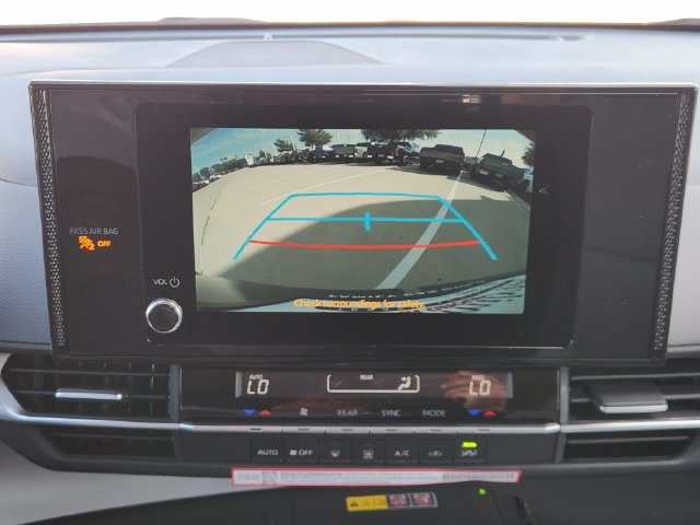 New 2026 Toyota Sienna LE FWD image 17