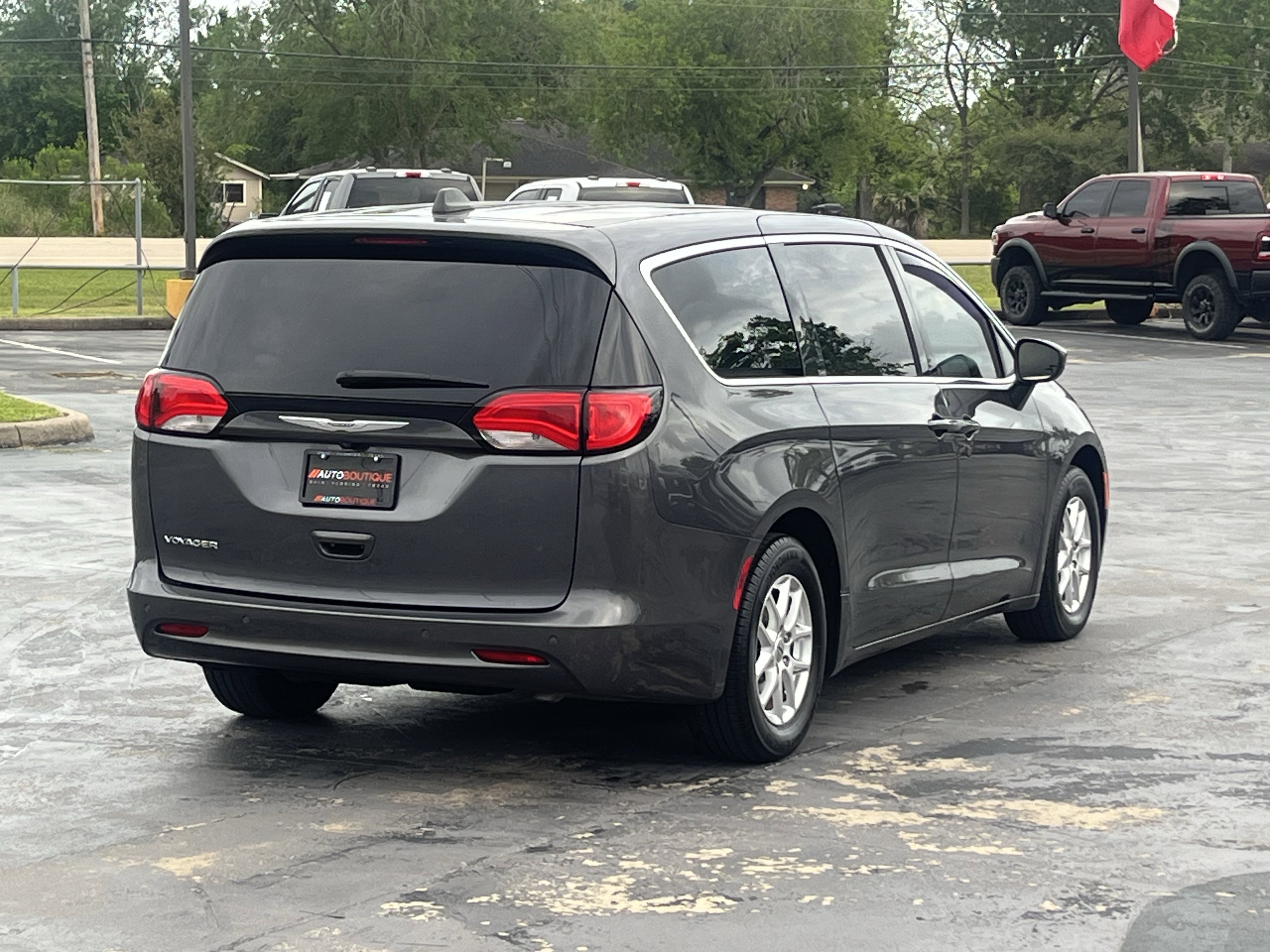 Used 2021 Chrysler Voyager LX w/ Cold Weather Group image 9