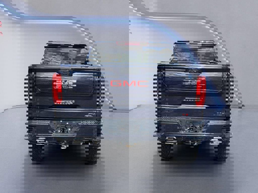 Used 2022 GMC Sierra 1500 AT4 w/ AT4 Preferred Package image 4