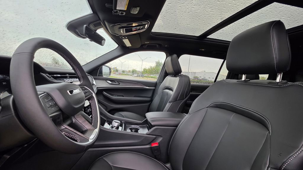 New 2025 Jeep Grand Cherokee L Limited w/ Black Appearance Package image 24